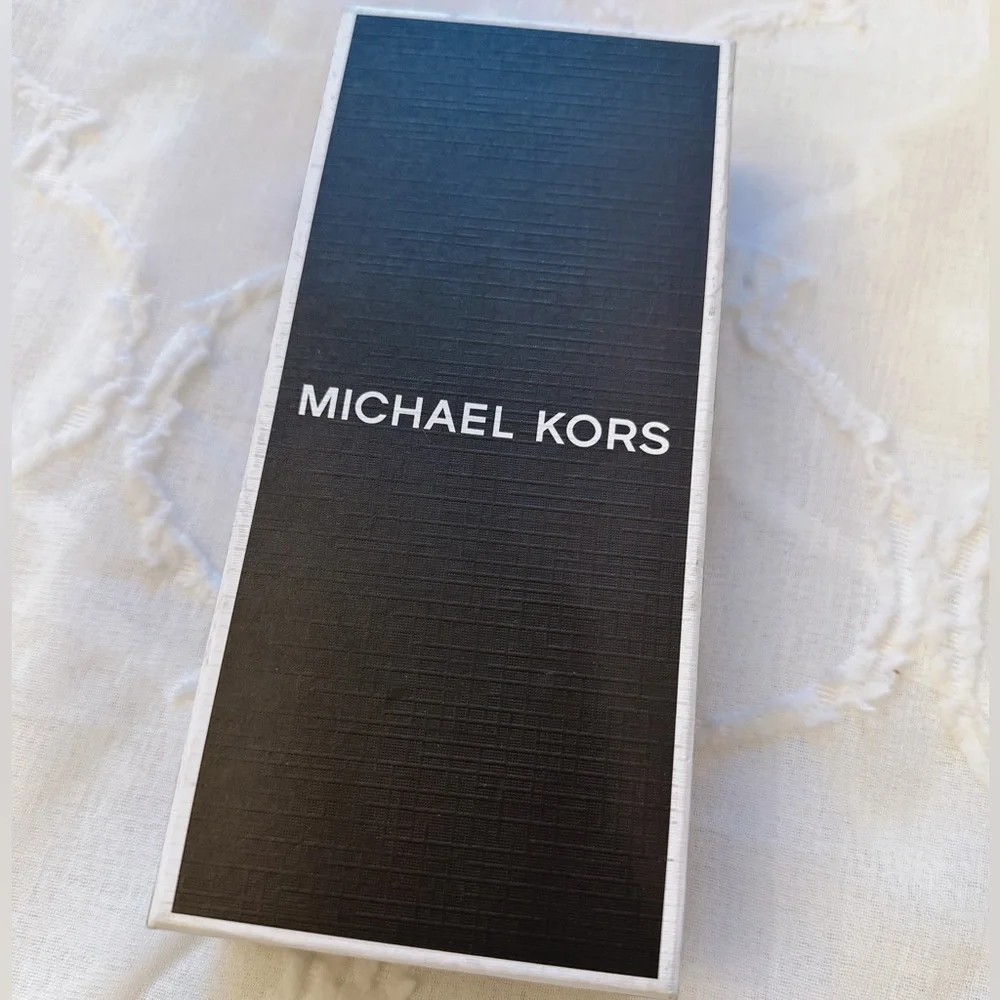 NEW MICHAEL KORS Gifting Airpods Case MK Signature Black with Lanyard
